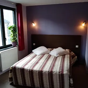 https://hotel-du-commerce-pleaux.hotels-rhonealpes.com