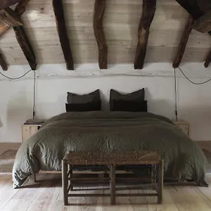 Vestiges, Ancien Corps De Ferme Renove Selon L'esprit Wabi-sabi Hébergement de vacances
